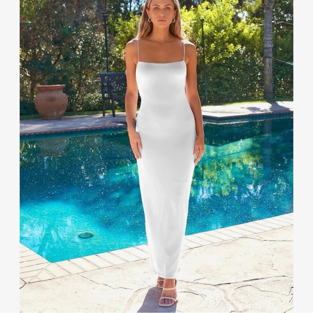 💃🏻 LILLUSORY Women’s White Spaghetti Strap Double-Lined Bodycon Maxi Dress - Picture 8 of 13